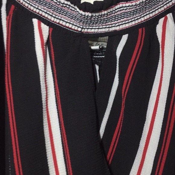 XL Off-Shoulder Red Black And White Striped Blouse - Picture 4 of 6